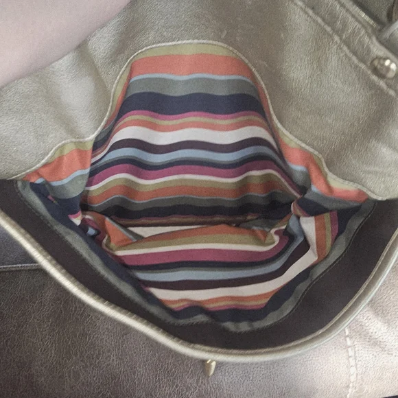 Coach Lily Legacy, Gold Metalic With Turnlock. - Picture 6 of 16